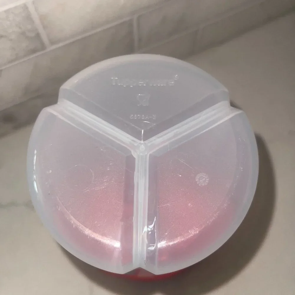 TUPPERWARE 3 in 1 Divided Container Red Lid Orange Insert‎ 4 piece set
